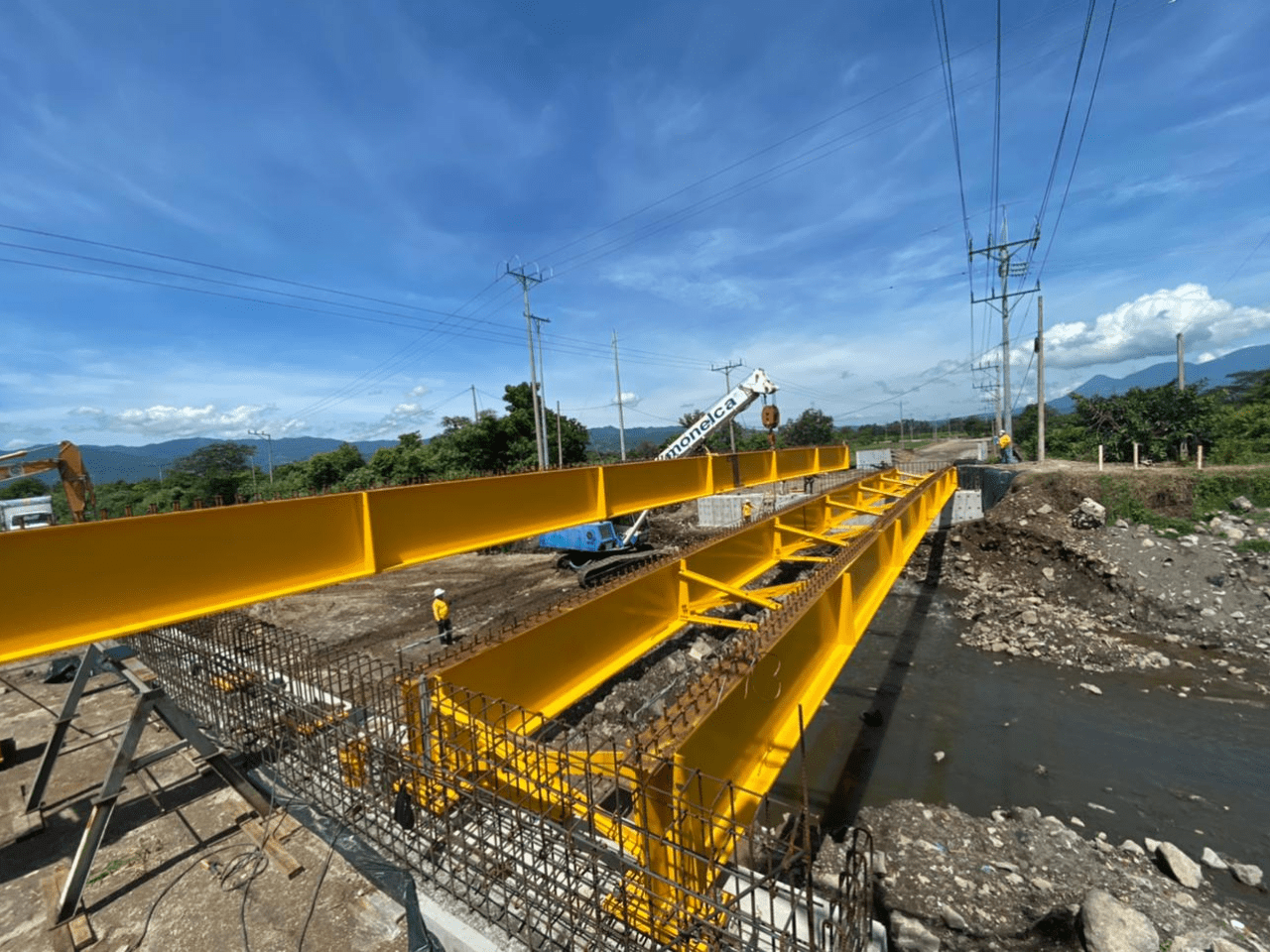 PUENTES Y PASARELAS